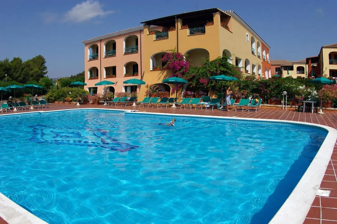 **** Resort Nicolaus Club Torre Moresca Orosei İtalya